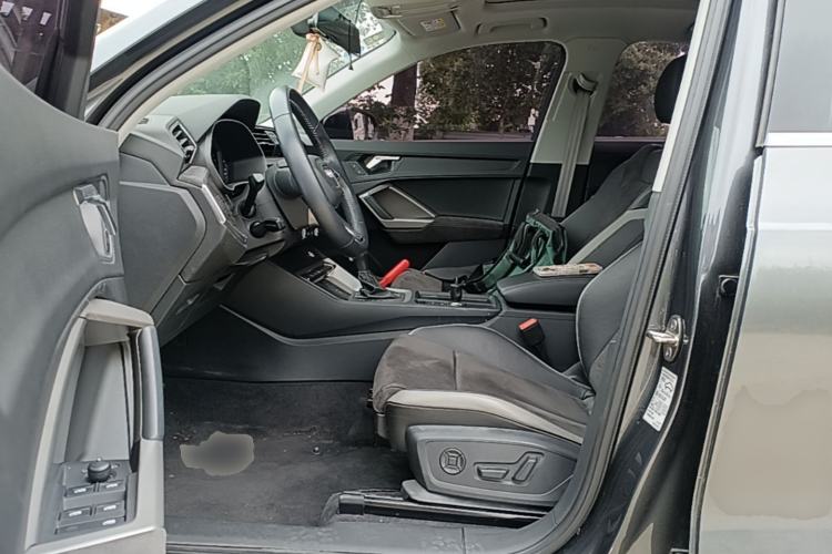 Used Audi Q3 2019 35 TFSI Advanced Dynamic Edition Driver Seat