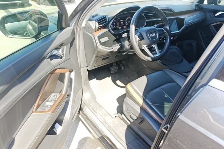 Used Audi Q3 2019 35 TFSI Fashionable and Elegant Model Driver Seat