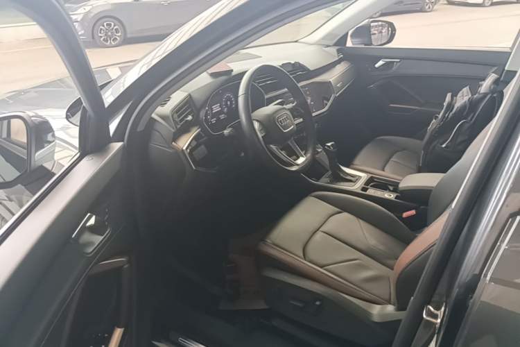Used Audi Q3 2019 35 TFSI Fashionable and Elegant Model Driver Seat