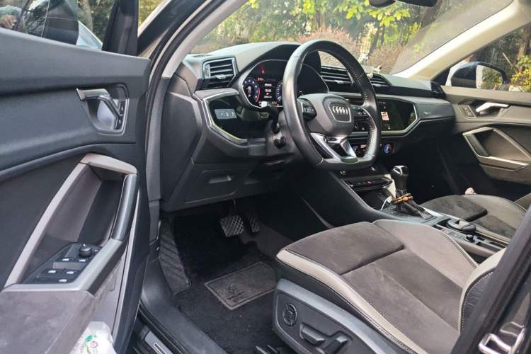 Used Audi Q3 2019 35 TFSI Fashion Dynamic Model Driver Seat