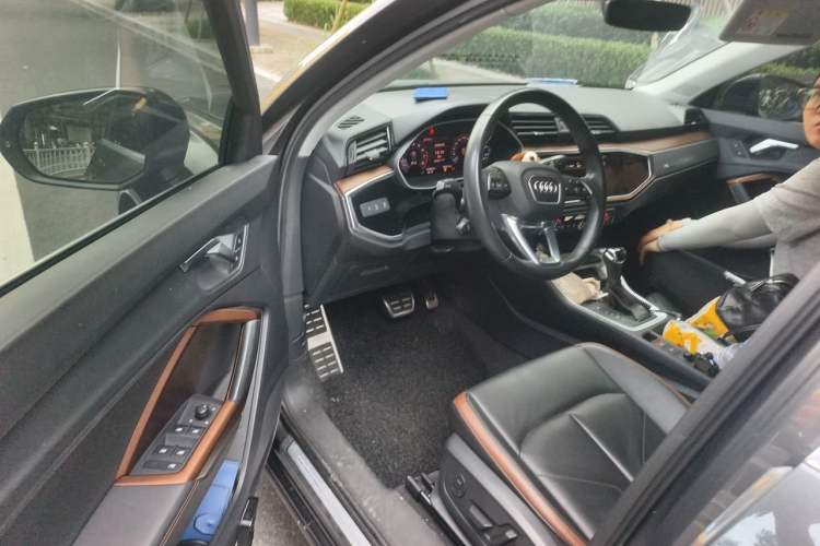 Used Audi Q3 2019 35 TFSI Fashionable and Elegant Model Driver Seat