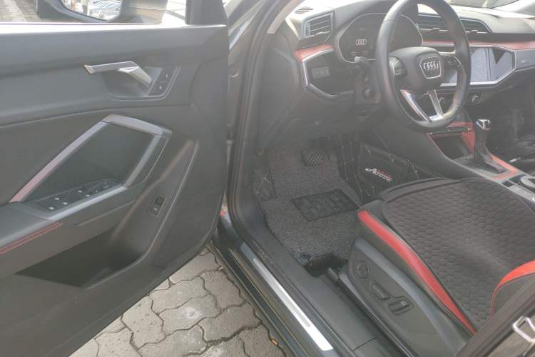 Used Audi Q3 2019 35 TFSI Advanced Dynamic Edition Driver Seat