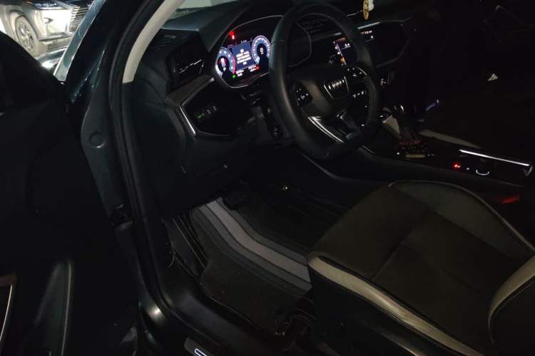 Used Audi Q3 2019 35 TFSI Fashion Dynamic Model Driver Seat