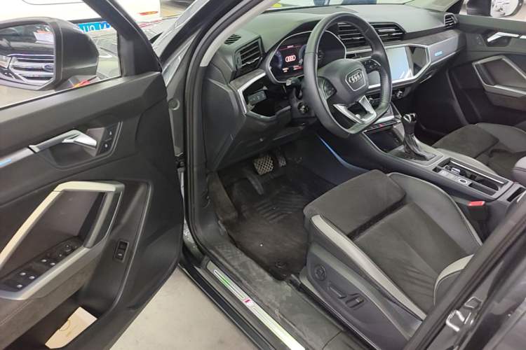 Used Audi Q3 2019 40 TFSI Fashion Dynamic Model Driver Seat