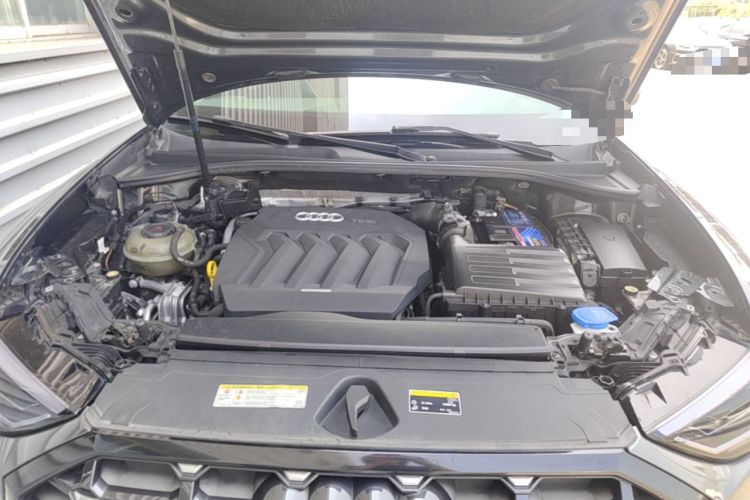 Used Audi Q3 2019 40 TFSI quattro Fashion Dynamic Model Engine Bay