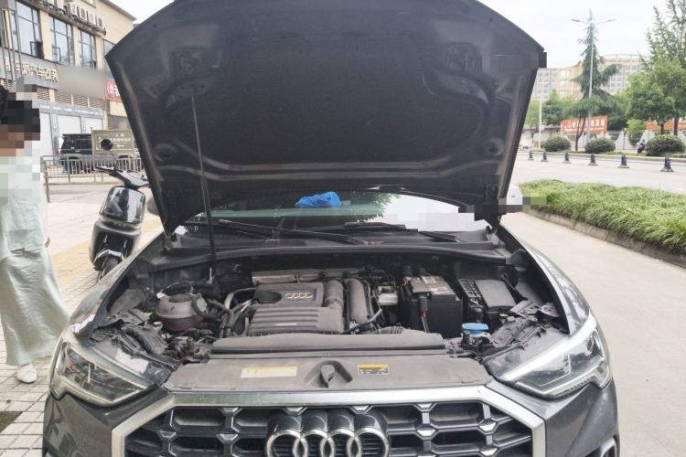 Used Audi Q3 2019 35 TFSI Fashion Dynamic Model Engine Bay