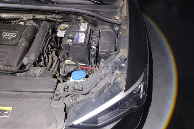 Used Audi Q3 2019 35 TFSI Fashion Dynamic Model Engine Bay Left
