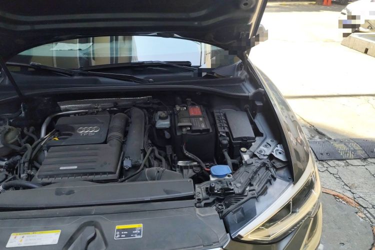 Used Audi Q3 2019 35 TFSI Fashion Dynamic Model Engine Bay Left
