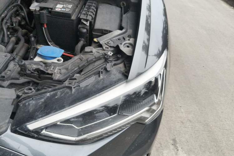 Used Audi Q3 2019 35 TFSI Fashion Dynamic Model Engine Bay Left