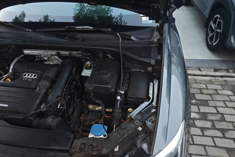 Used Audi Q3 2019 35 TFSI Fashion Dynamic Model Engine Bay Left