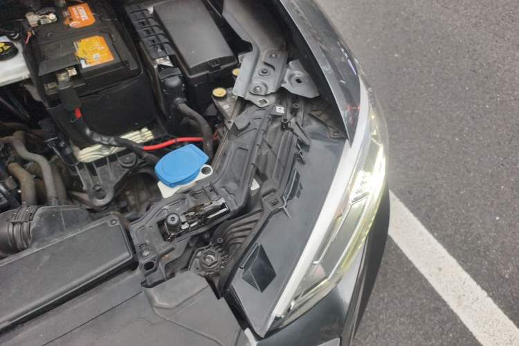 Used Audi Q3 2019 35 TFSI Fashionable and Elegant Model Engine Bay Left