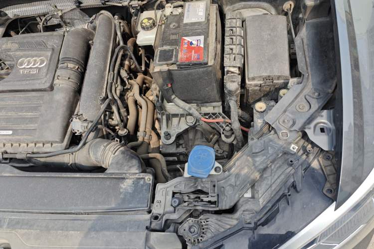 Used Audi Q3 2019 35 TFSI Advanced Dynamic Edition Engine Bay Left