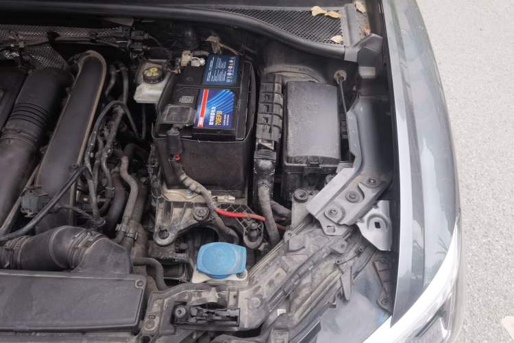 Used Audi Q3 2019 35 TFSI Fashion Dynamic Model Engine Bay Left