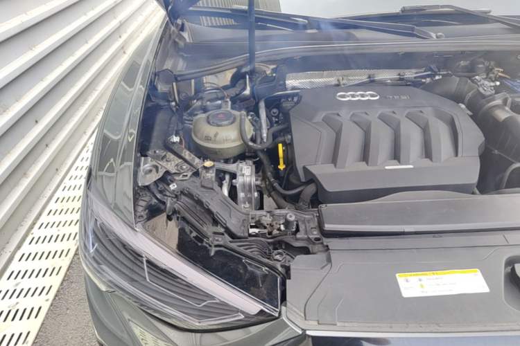 Used Audi Q3 2019 40 TFSI quattro Fashion Dynamic Model Engine Bay Right