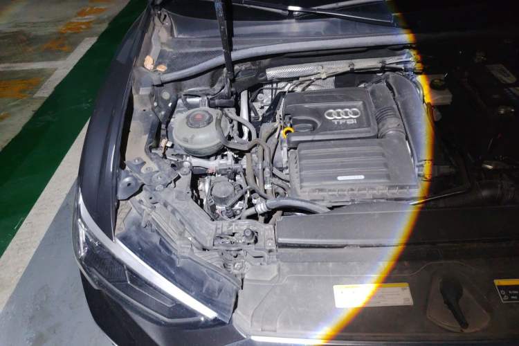 Used Audi Q3 2019 35 TFSI Fashion Dynamic Model Engine Bay Right