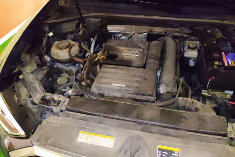Used Audi Q3 2019 35 TFSI Fashion Dynamic Model Engine Bay Right
