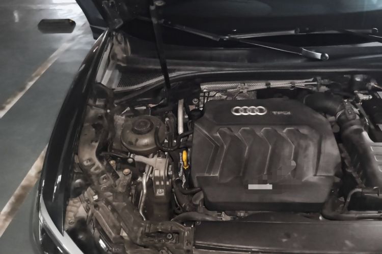 Used Audi Q3 2019 40 TFSI Fashion Dynamic Model Engine Bay Right