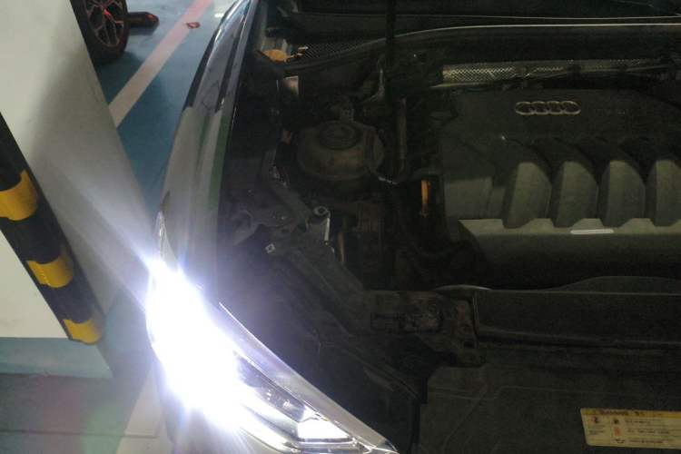 Used Audi Q3 2019 40 TFSI quattro Fashion Dynamic Model Engine Bay Right