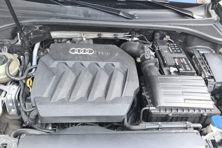 Used Audi Q3 2019 40 TFSI Fashion Dynamic Model Engine Bay