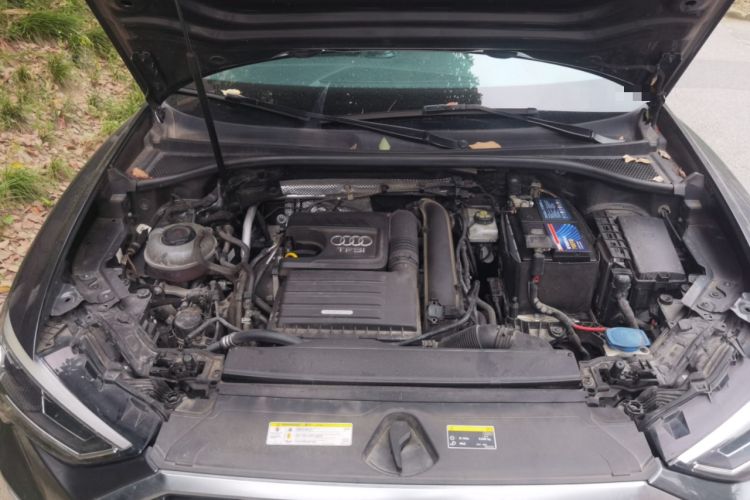 Used Audi Q3 2019 35 TFSI Fashion Dynamic Model Engine Bay