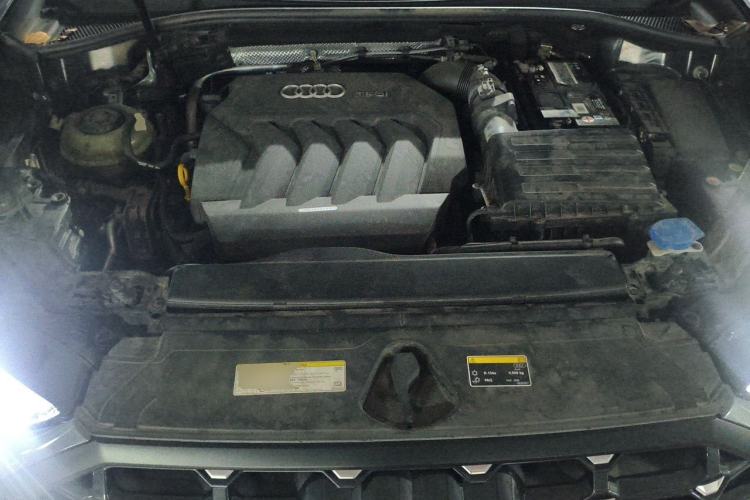 Used Audi Q3 2019 40 TFSI quattro Fashion Dynamic Model Engine Bay
