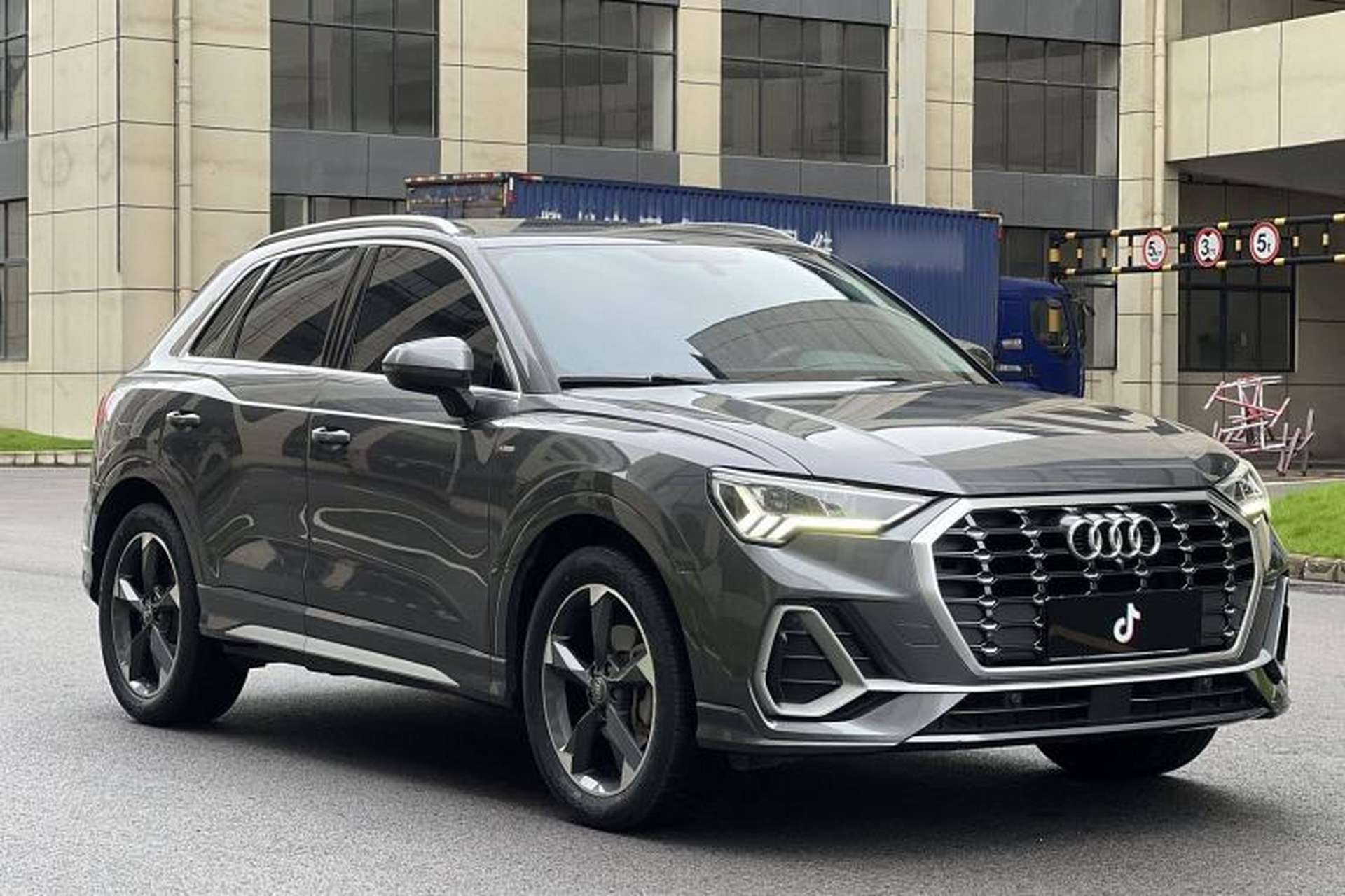 Used Audi Q3 2019 40 TFSI Fashion Dynamic Model Exterior 2