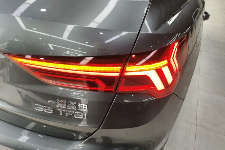 Used Audi Q3 2019 35 TFSI Advanced Dynamic Edition Exterior 3
