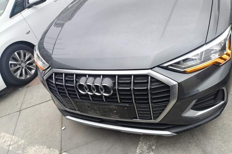 Used Audi Q3 2019 40 TFSI Fashionable and Elegant Model Front
