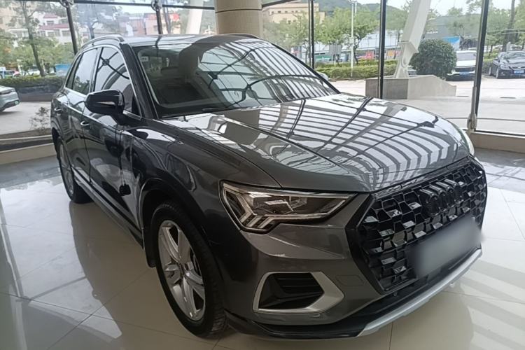 Used Audi Q3 2019 40 TFSI Fashionable and Elegant Model Front Right 45 Deg