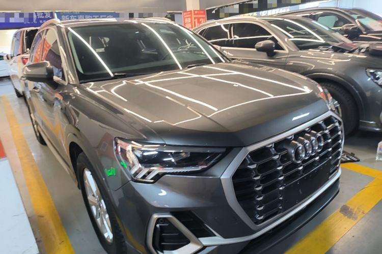 Used Audi Q3 2019 35 TFSI Advanced Dynamic Edition Front Right 45 Deg