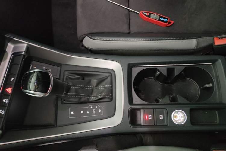 Used Audi Q3 2019 35 TFSI Fashion Dynamic Model Gear Lever