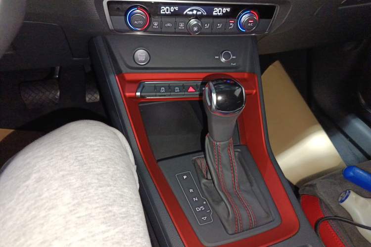 Used Audi Q3 2019 35 TFSI Fashion Dynamic Model Gear Lever