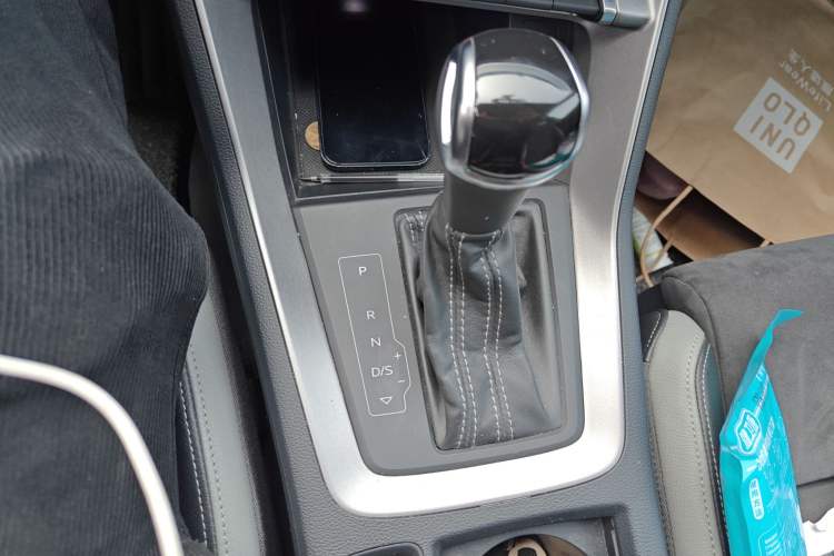 Used Audi Q3 2019 35 TFSI Advanced Dynamic Edition Gear Lever
