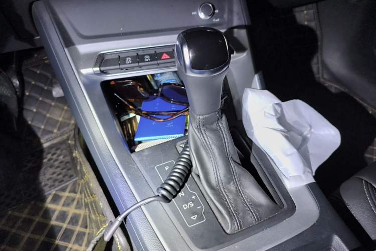 Used Audi Q3 2019 35 TFSI Advanced Style Edition Gear Lever