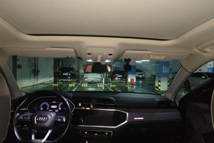 Used Audi Q3 2019 40 TFSI Fashion Dynamic Model Headliner