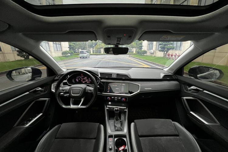Used Audi Q3 2019 40 TFSI Fashion Dynamic Model Interior 1