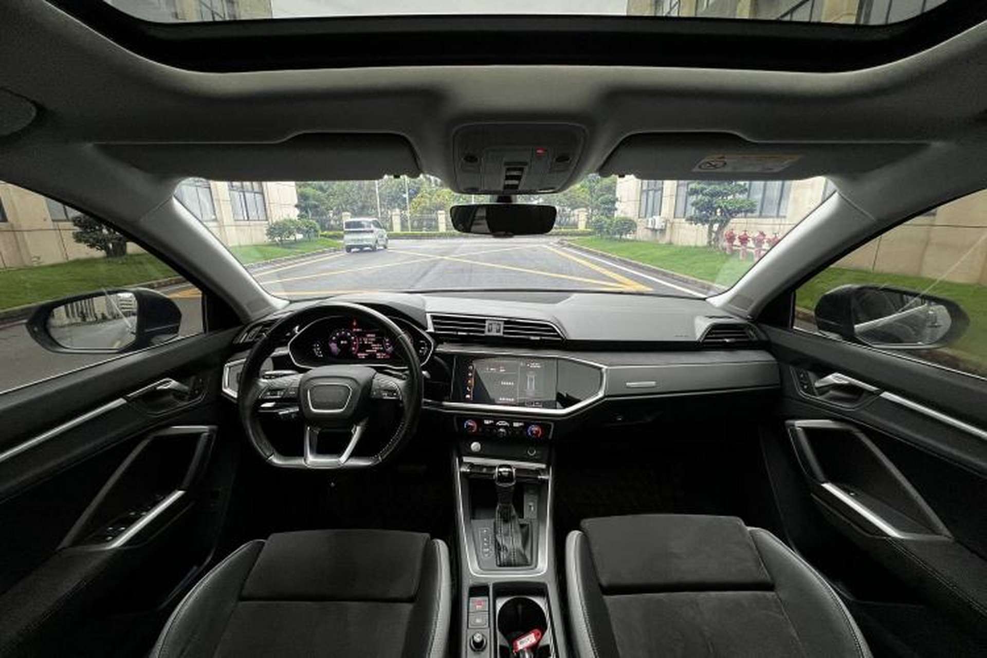 Used Audi Q3 2019 40 TFSI Fashion Dynamic Model Interior 1
