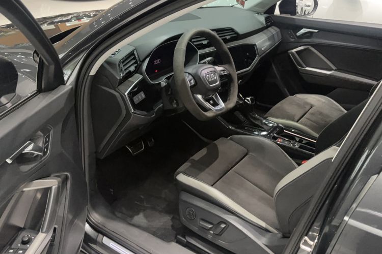 Used Audi Q3 2019 35 TFSI Fashion Dynamic Model Interior 1