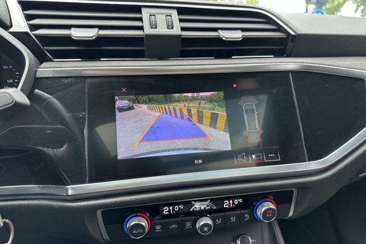 Used Audi Q3 2019 35 TFSI Advanced Dynamic Edition Interior 10