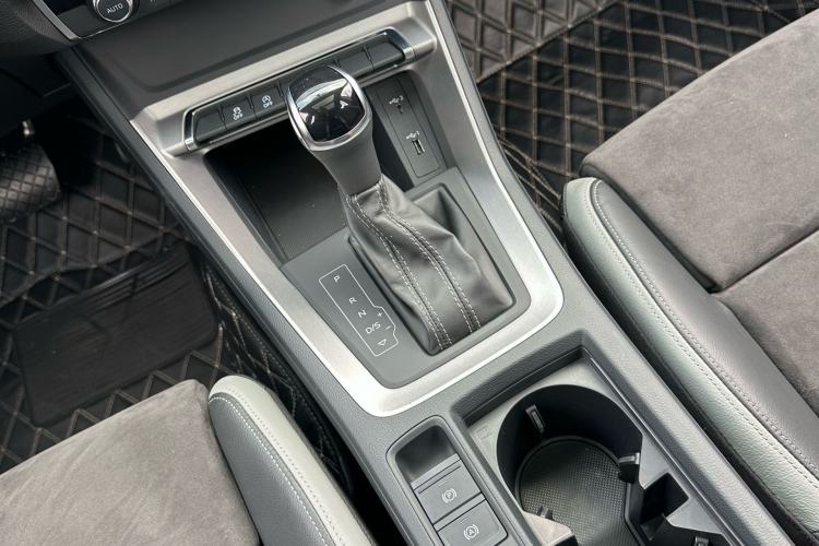 Used Audi Q3 2019 35 TFSI Advanced Dynamic Edition Interior 10