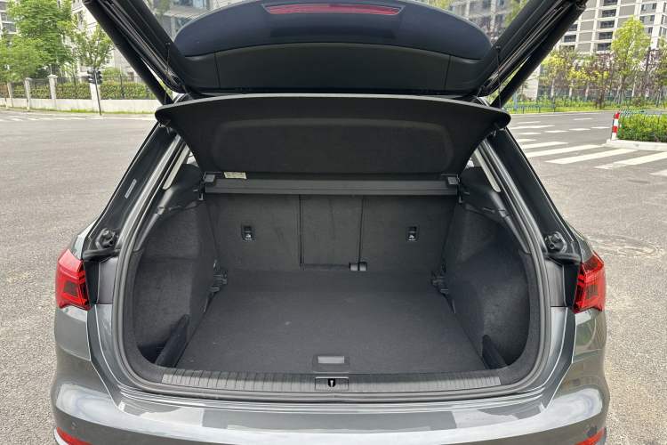 Used Audi Q3 2019 35 TFSI Advanced Dynamic Edition Interior 12