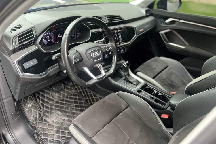 Used Audi Q3 2019 40 TFSI Fashion Dynamic Model Interior 2