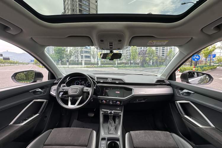 Used Audi Q3 2019 35 TFSI Advanced Dynamic Edition Interior 2