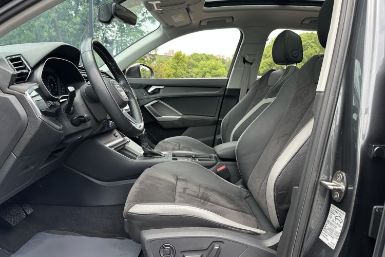Used Audi Q3 2019 35 TFSI Advanced Dynamic Edition Interior 2