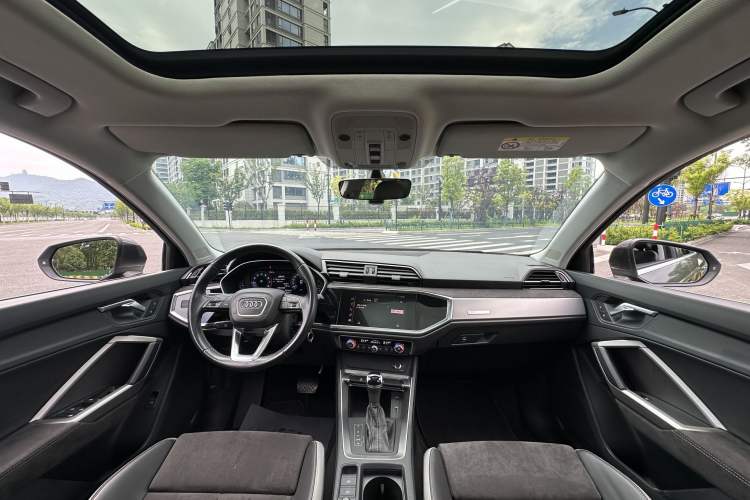 Used Audi Q3 2019 35 TFSI Advanced Dynamic Edition Interior 3