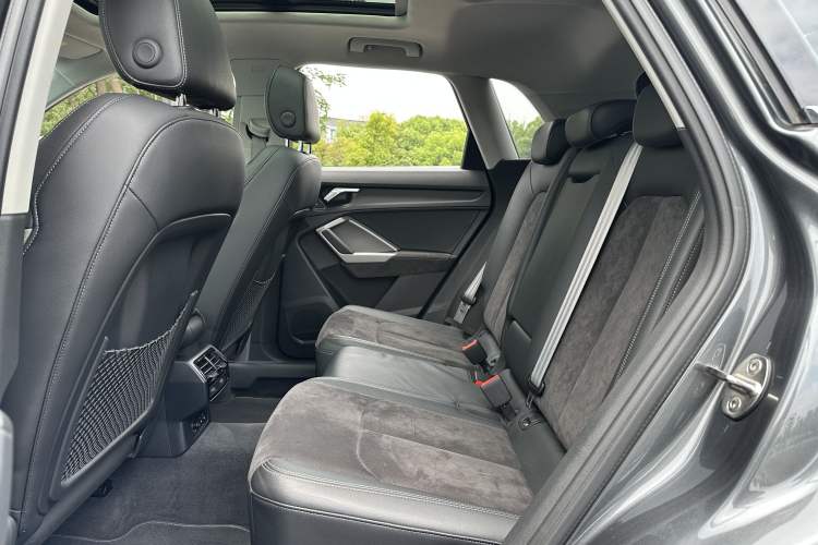 Used Audi Q3 2019 35 TFSI Advanced Dynamic Edition Interior 5