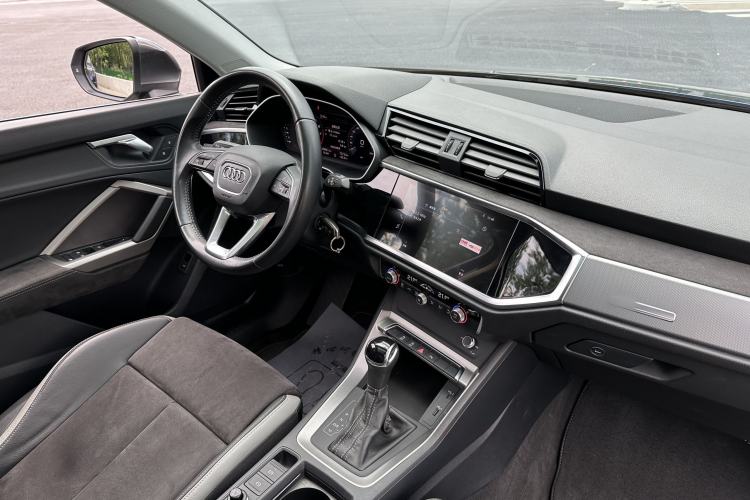 Used Audi Q3 2019 35 TFSI Advanced Dynamic Edition Interior 6