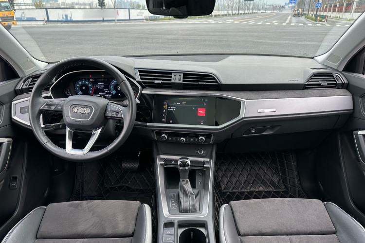 Used Audi Q3 2019 35 TFSI Advanced Dynamic Edition Interior 6