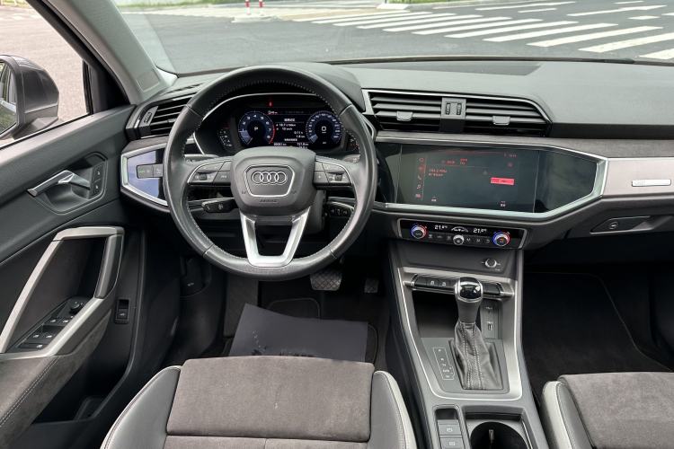 Used Audi Q3 2019 35 TFSI Advanced Dynamic Edition Interior 8