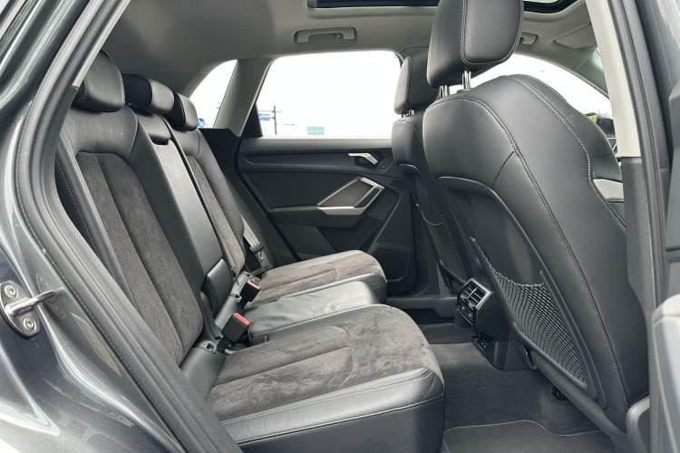 Used Audi Q3 2019 35 TFSI Advanced Dynamic Edition Interior 8